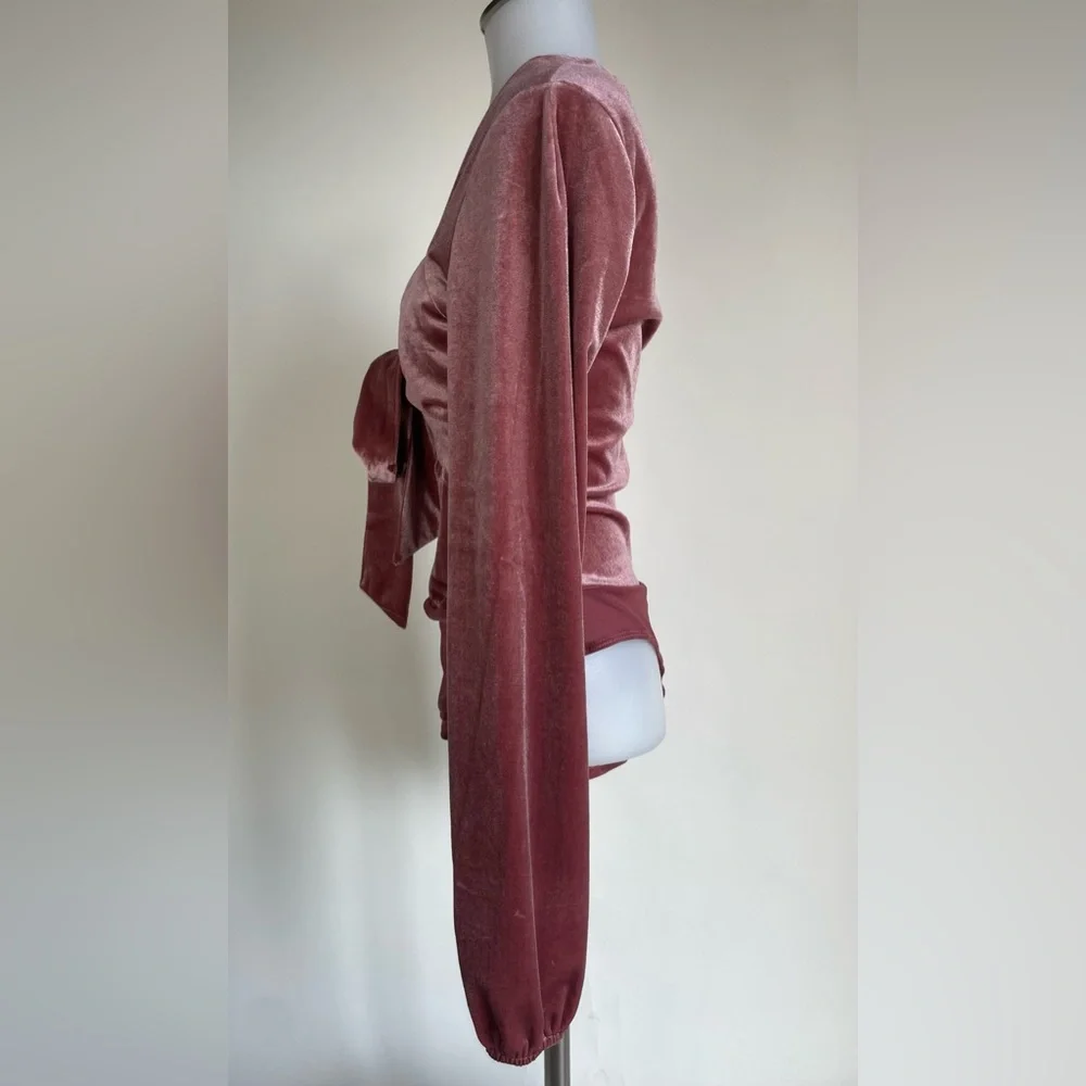 Lulus - Upgraded Style Mauve Velvet Long Sleeve Tie-Front Bodysuit - Picture 13 of 15
